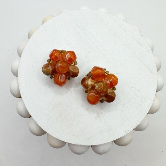 KRAMER Vintage Orange Beaded Floral Earrings Clip On Clustered Gold Tone Classic - Picture 2 of 11